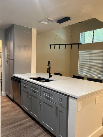 5840 Spring Valley Road 902, Dallas, TX 75254