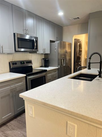 5840 Spring Valley Road 902, Dallas, TX 75254