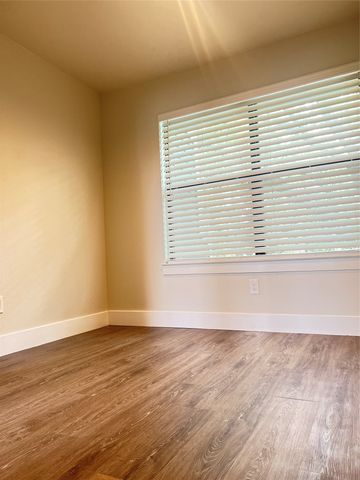 5840 Spring Valley Road 902, Dallas, TX 75254