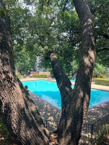 5840 Spring Valley Road 902, Dallas, TX 75254