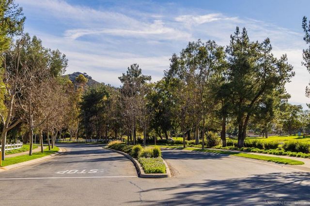 3171 Ferncreek Ln, Escondido, CA 92027