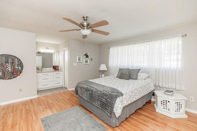 804 Camphor Circle, Village Mills, TX 77663