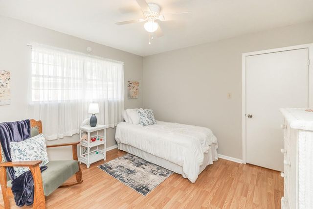 804 Camphor Circle, Village Mills, TX 77663