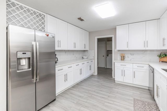 804 Camphor Circle, Village Mills, TX 77663