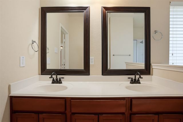 904 Buffalo Creek Drive, Mckinney, TX 75072