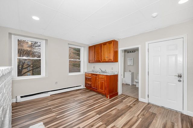 114 Appleton St 2, Lowell, MA 01852