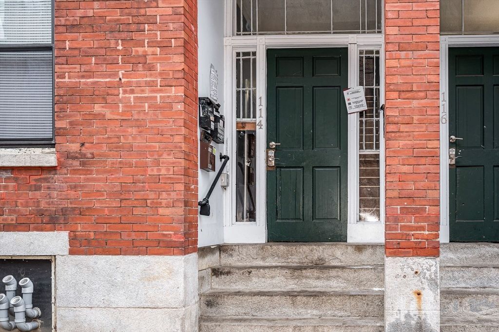 114 Appleton St 2, Lowell, MA 01852