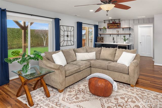 912 77th Drive SE, Lake Stevens, WA 98258