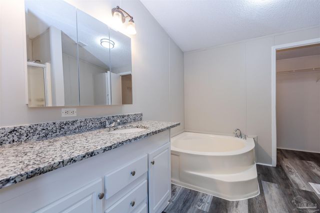 5816 Congress Ct, Gulf Breeze, FL 32563