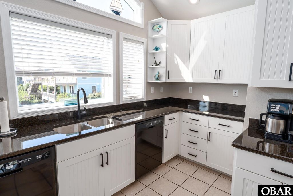 Image 11 of property listing at 629 Mainsail Lane Lot 279, Corolla, NC 27927
