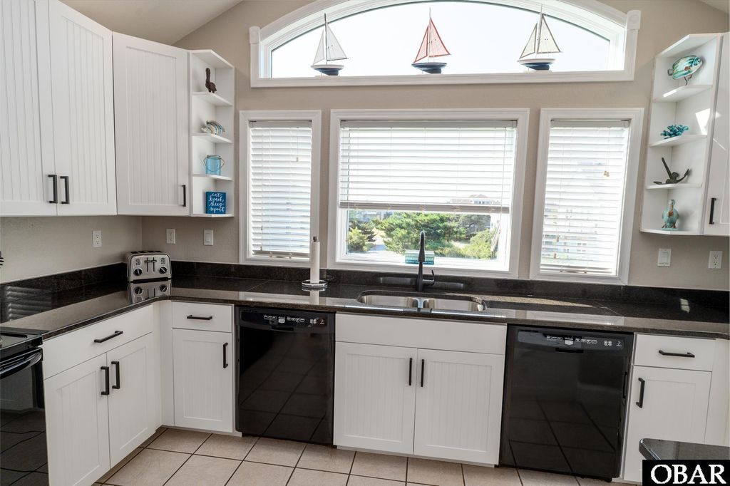 Image 12 of property listing at 629 Mainsail Lane Lot 279, Corolla, NC 27927
