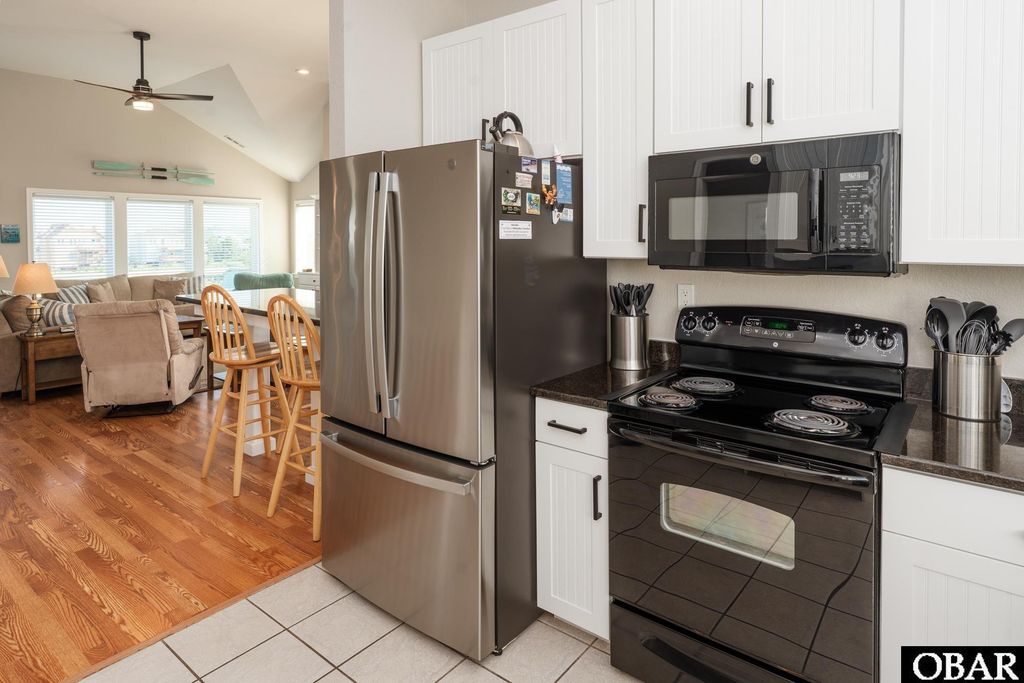 Image 14 of property listing at 629 Mainsail Lane Lot 279, Corolla, NC 27927