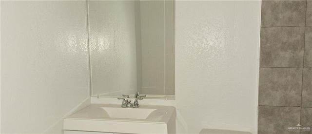 1217 S 1st Street, Harlingen, TX 78550