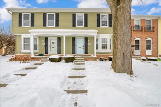 37346 Charter Oaks Boulevard, Clinton Charter Township, MI 48036