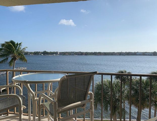 1202 S Lake Drive 502, Lantana, FL 33462