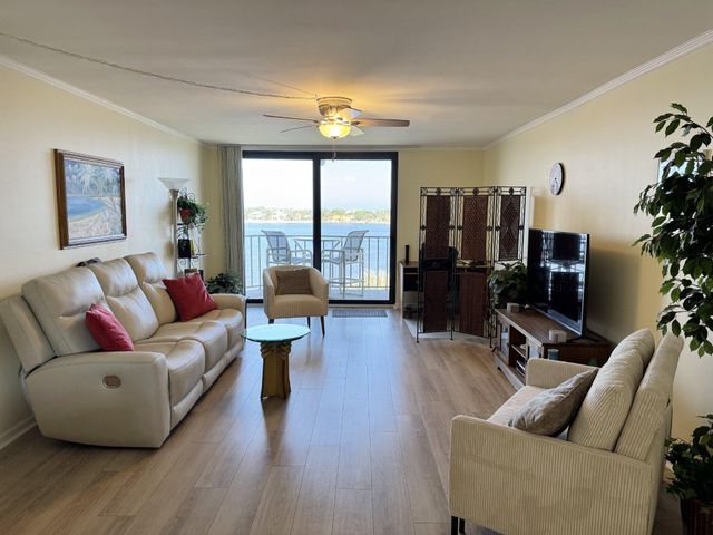 1202 S Lake Drive 502, Lantana, FL 33462