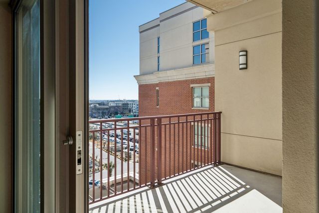 150 Bee Street 716, Charleston, SC 29401