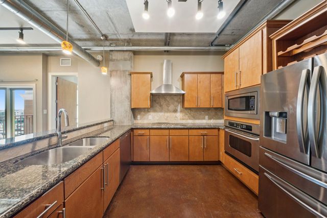 150 Bee Street 716, Charleston, SC 29401