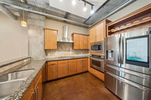 150 Bee Street 716, Charleston, SC 29401