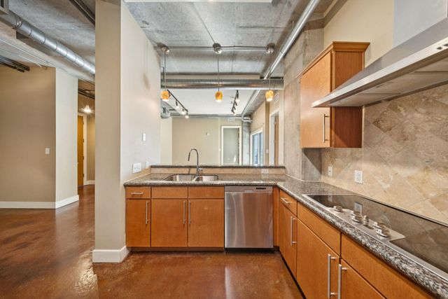 150 Bee Street 716, Charleston, SC 29401