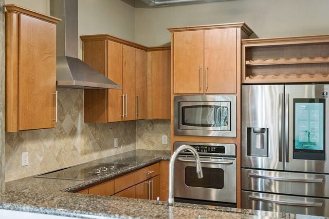 150 Bee Street 716, Charleston, SC 29401