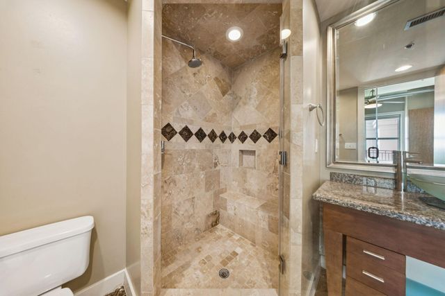 150 Bee Street 716, Charleston, SC 29401