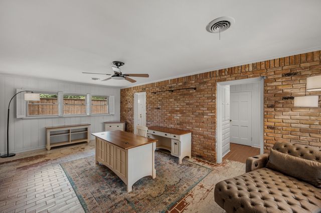 1214 Loma Alta Place, Cleburne, TX 76033