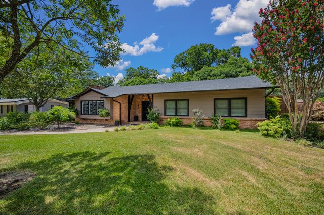 1214 Loma Alta Place, Cleburne, TX 76033