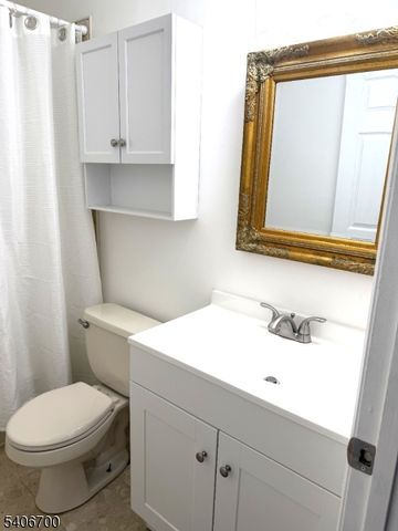 82 Stonyridge Dr, Lincoln Park Boro, NJ 07035