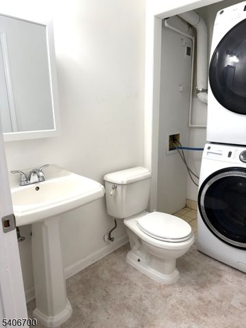 82 Stonyridge Dr, Lincoln Park Boro, NJ 07035