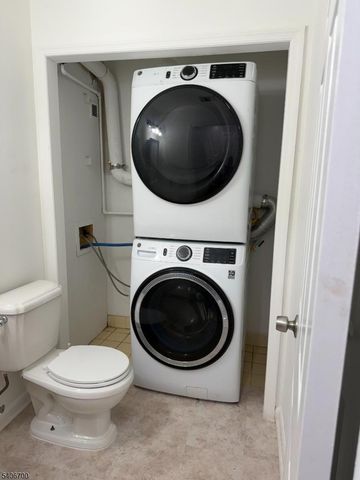 82 Stonyridge Dr, Lincoln Park Boro, NJ 07035