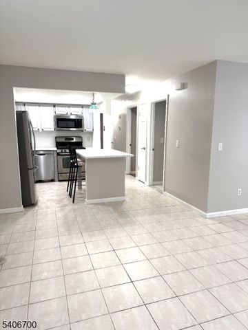 82 Stonyridge Dr, Lincoln Park Boro, NJ 07035