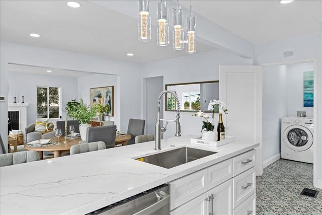 6032 6032 Mauritania Ave, Oakland, CA 94605