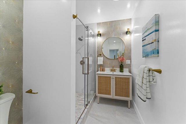 6032 6032 Mauritania Ave, Oakland, CA 94605