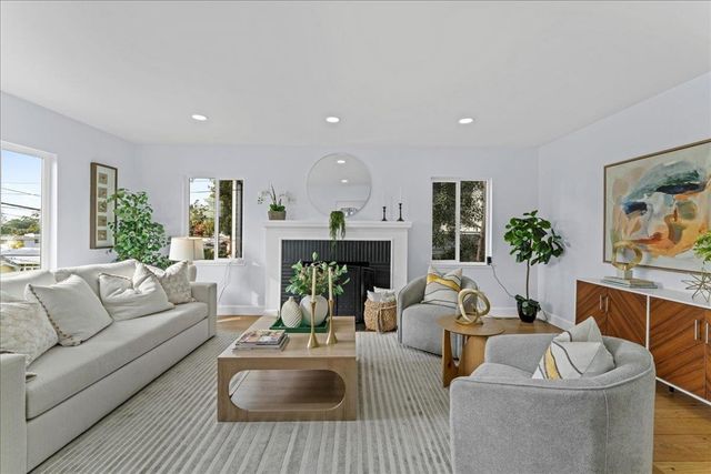 6032 6032 Mauritania Ave, Oakland, CA 94605