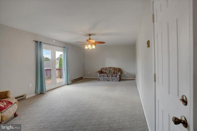 533 HILLTOP CIR, Greencastle, PA 17225