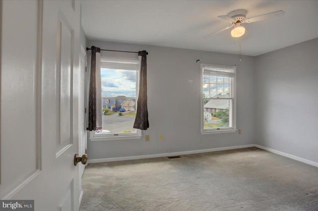 533 HILLTOP CIR, Greencastle, PA 17225