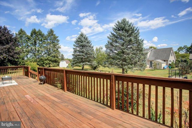 533 HILLTOP CIR, Greencastle, PA 17225