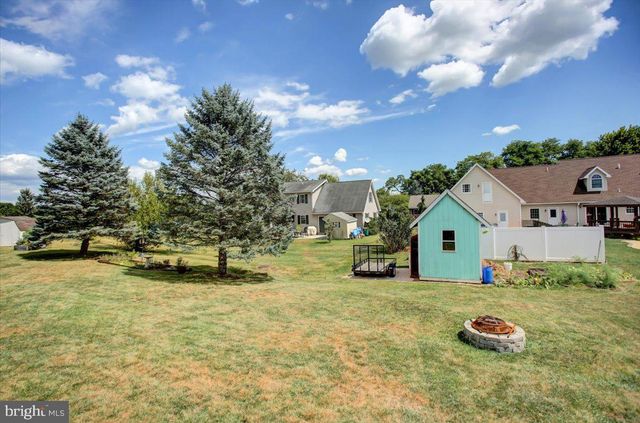 533 HILLTOP CIR, Greencastle, PA 17225