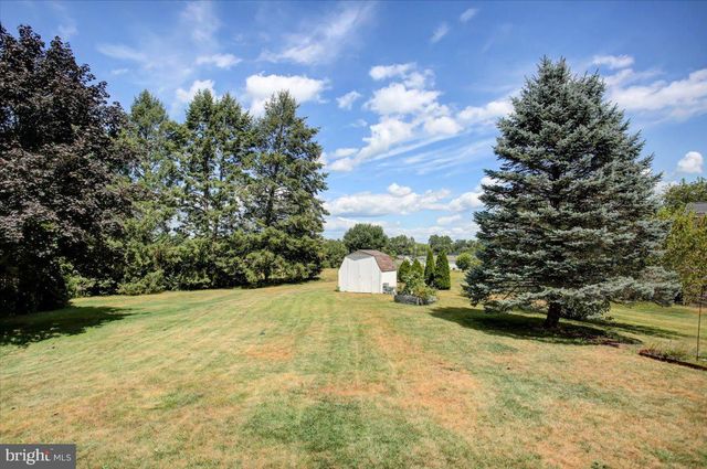 533 HILLTOP CIR, Greencastle, PA 17225