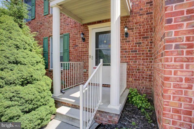 533 HILLTOP CIR, Greencastle, PA 17225