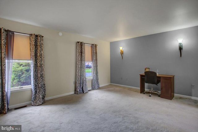 533 HILLTOP CIR, Greencastle, PA 17225