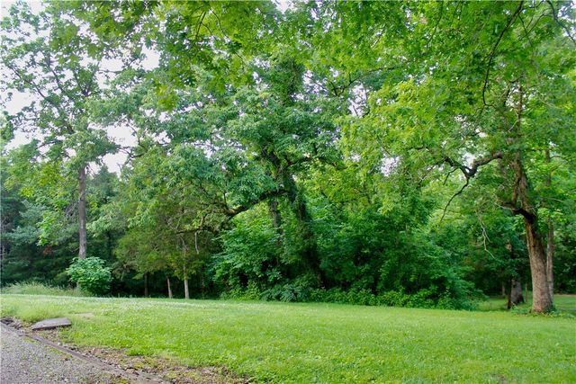 590 County Road 214, Eureka Springs, AR 72631