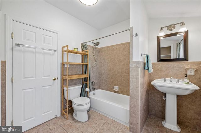 206 OXFORD HILL LN, Havertown, PA 19083