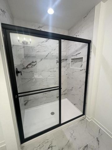 584 Twin Creeks DRIVE, Dousman, WI 53118