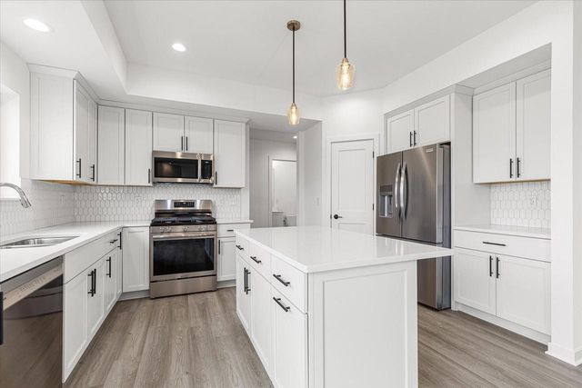 584 Twin Creeks DRIVE, Dousman, WI 53118