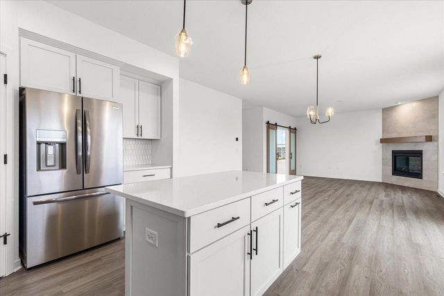 584 Twin Creeks DRIVE, Dousman, WI 53118