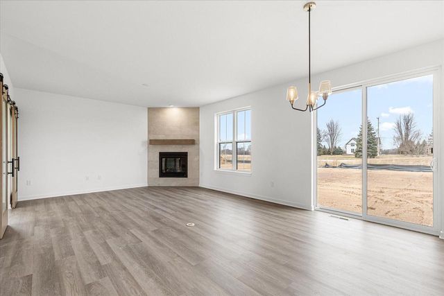 584 Twin Creeks DRIVE, Dousman, WI 53118