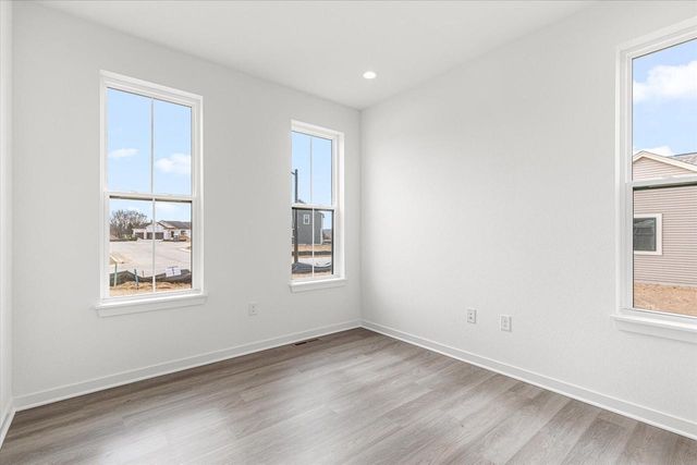 584 Twin Creeks DRIVE, Dousman, WI 53118