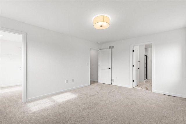 584 Twin Creeks DRIVE, Dousman, WI 53118